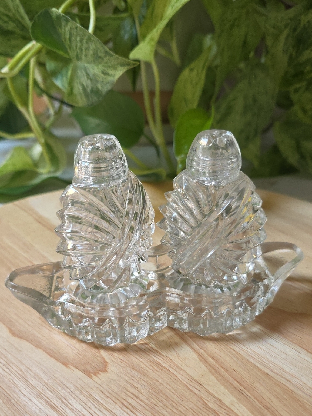 Bohemian salt and pepper set with Tray